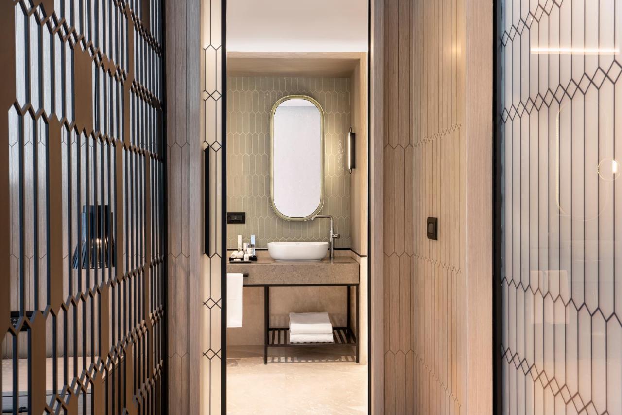 Radisson Collection Hotel, Bodrum Akyarlar Bagian luar foto Bathroom
