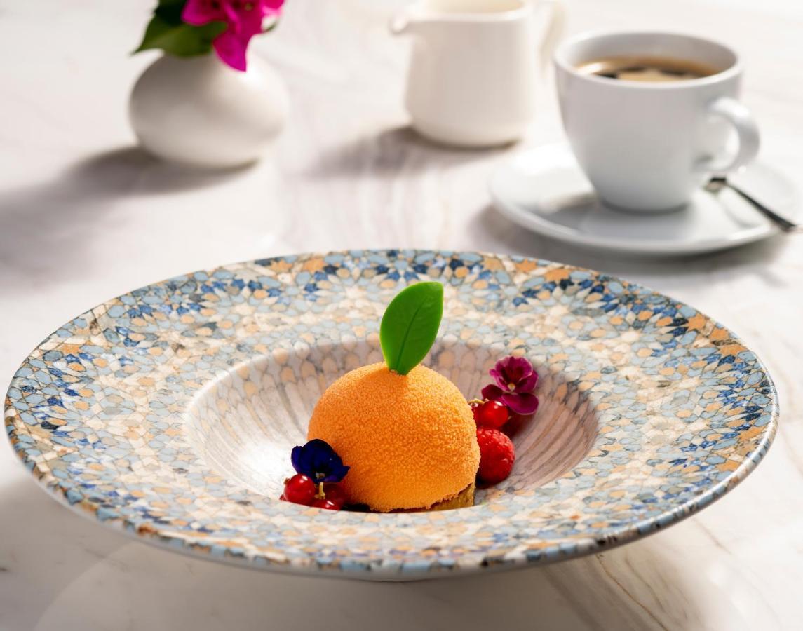 Radisson Collection Hotel, Bodrum Akyarlar Bagian luar foto A dessert